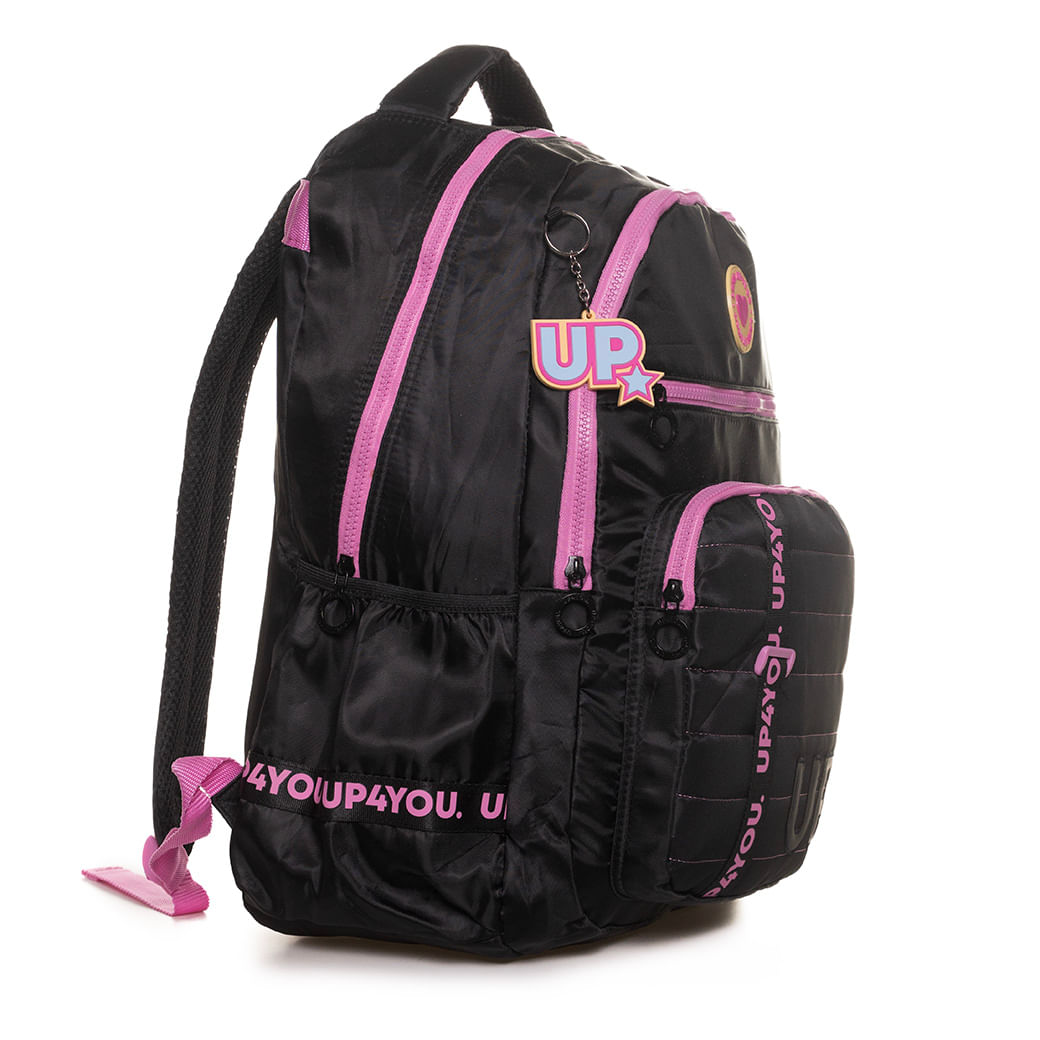 Mochila Luxcel Up4You preta vista lateral mostrando alças acolchoadas e bolso lateral